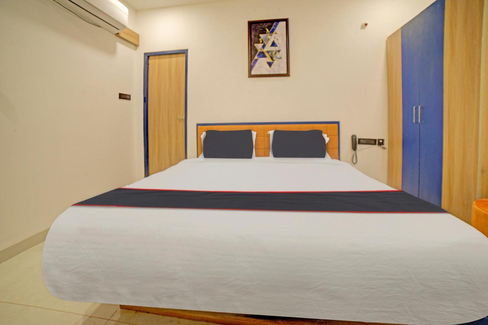 Collection O Lakeview Castle Hotel Warangal Ngoại thất bức ảnh