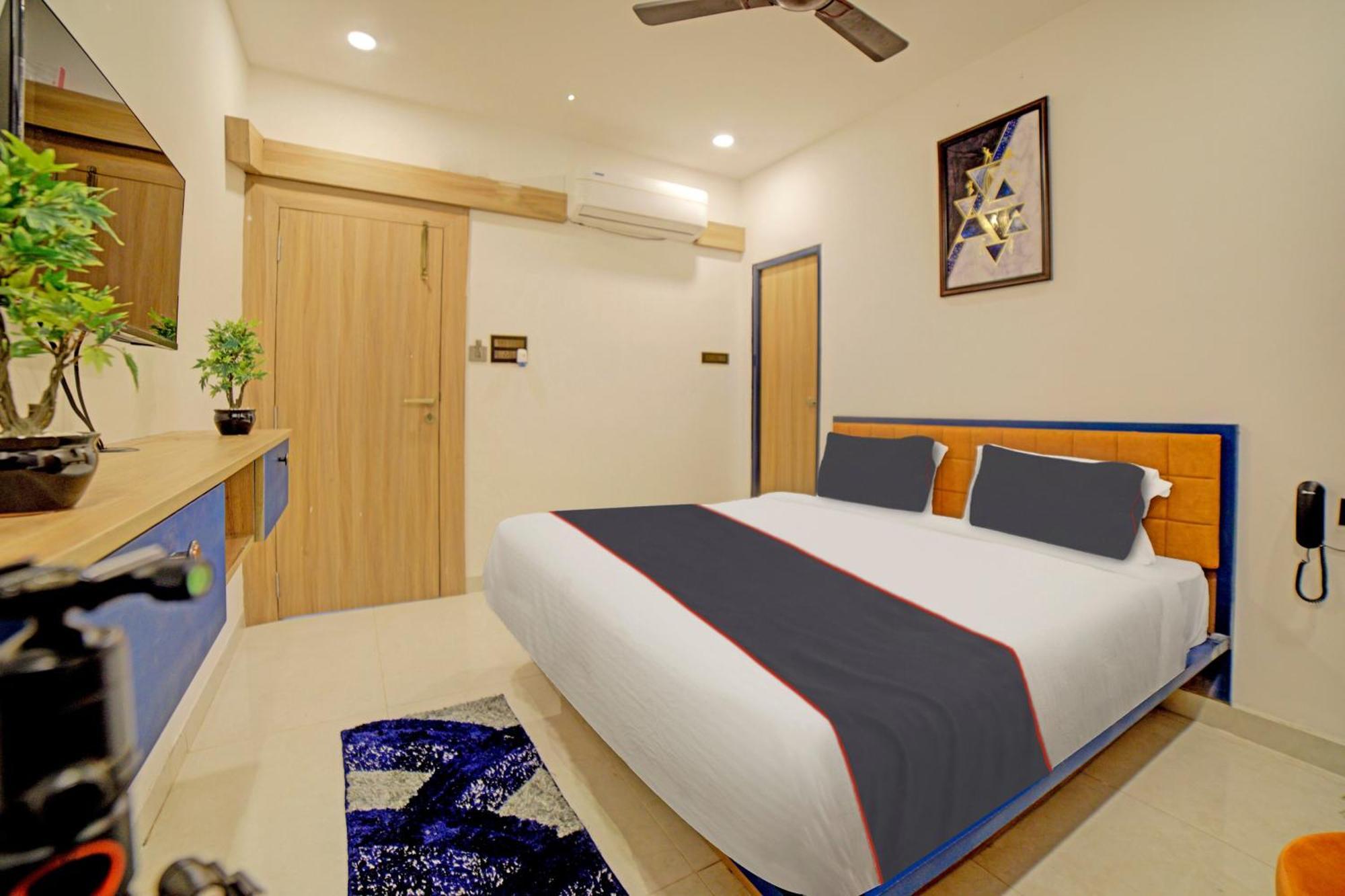 Collection O Lakeview Castle Hotel Warangal Ngoại thất bức ảnh